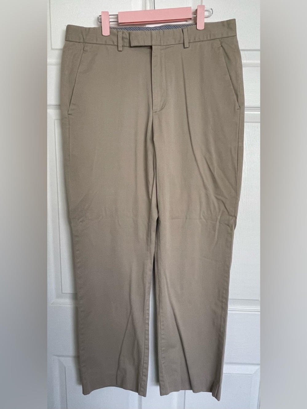 GAP Men's Chino Pants in Light Khaki